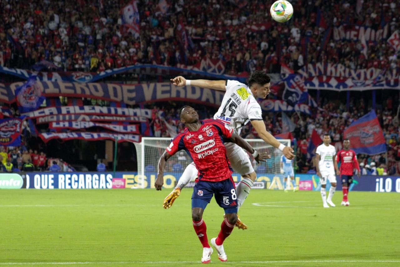 El DIM venció 2-0 a Once Caldas|Washington Aguerre es el portero titular del DIM|Hernán Darío Herrera es el actual entrenador de Once Caldas|El DIM ganó la mayoría de duelos tanto en ataque como en defensa|El DIM ha sido el equipo que menos goles ha recibido en la actual liga|Francisco Chaverra anotó el segundo gol del Medellín|Celebración del segundo gol|Francisco Chaverra fue uno de los jugadores más desequilibrantes del partido|Alejandro Restrepo es el entrenador actual del DIM|Tribuna norte Atanasio Girardot|Francisco Chaverra|Once Caldas solo tuvo un remate al arco|Panorámica de la tribuna norte|James Aguirre, arquero de Once Caldas|DIM|Once Caldas|||