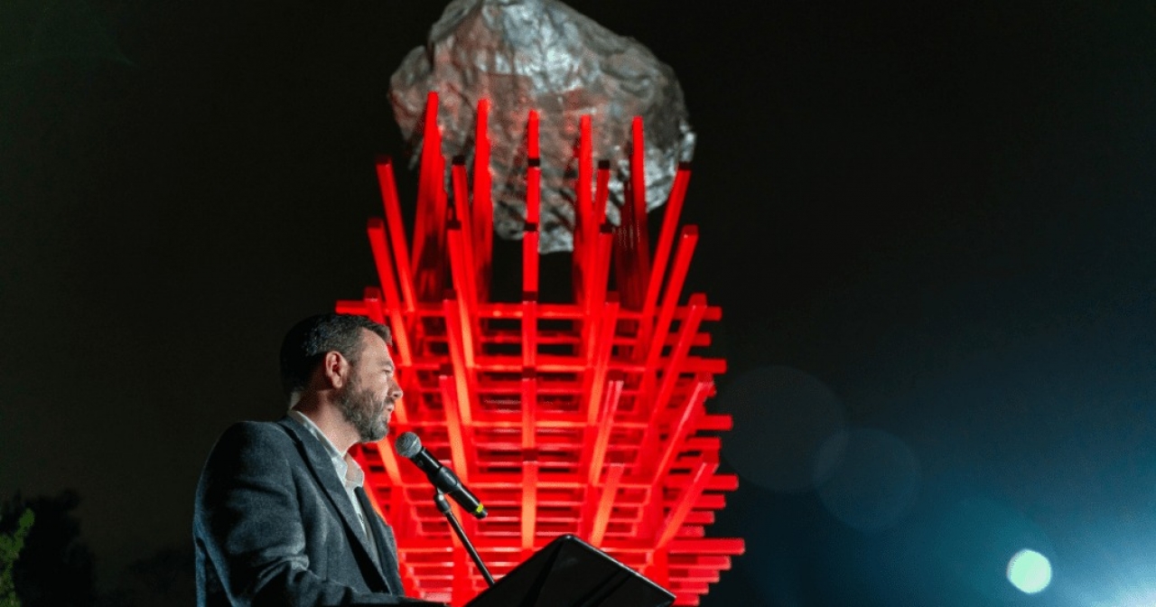 Inauguración del monumento por el alcalde Carlos Galán|||