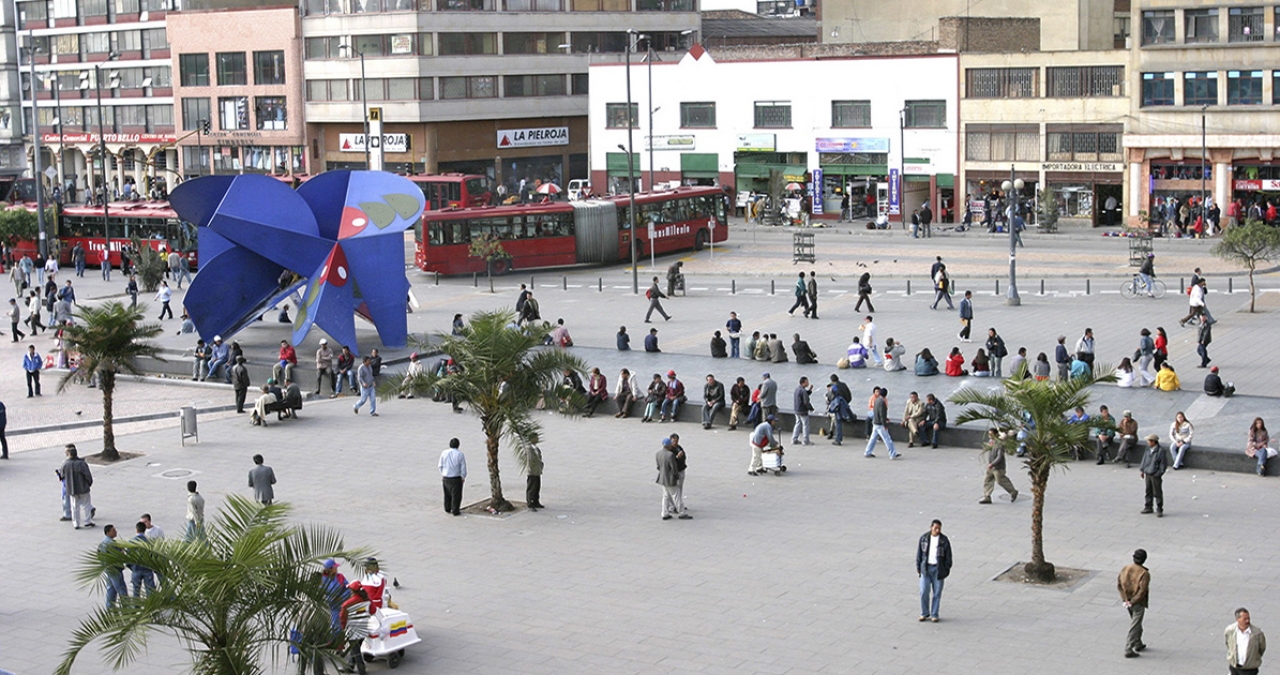'La Mariposa', escultura de Edgar Negret y referente de la zona|||
