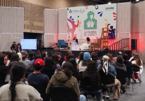 La presentación del libro se realizó en el Gran Salón C de Corferias, que se quedó corto ante la asistencia masiva del público.|||