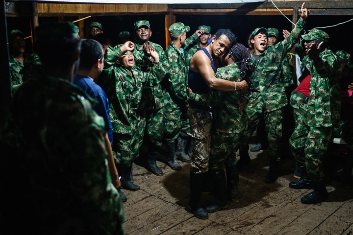 'No esperaba que Verde tuviera el impacto que está teniendo por ser un libro crítico con las FARC, con el gobierno y con la sociedad', Federico Ríos sobre Verde, la obra gráfica que documenta a las FARC