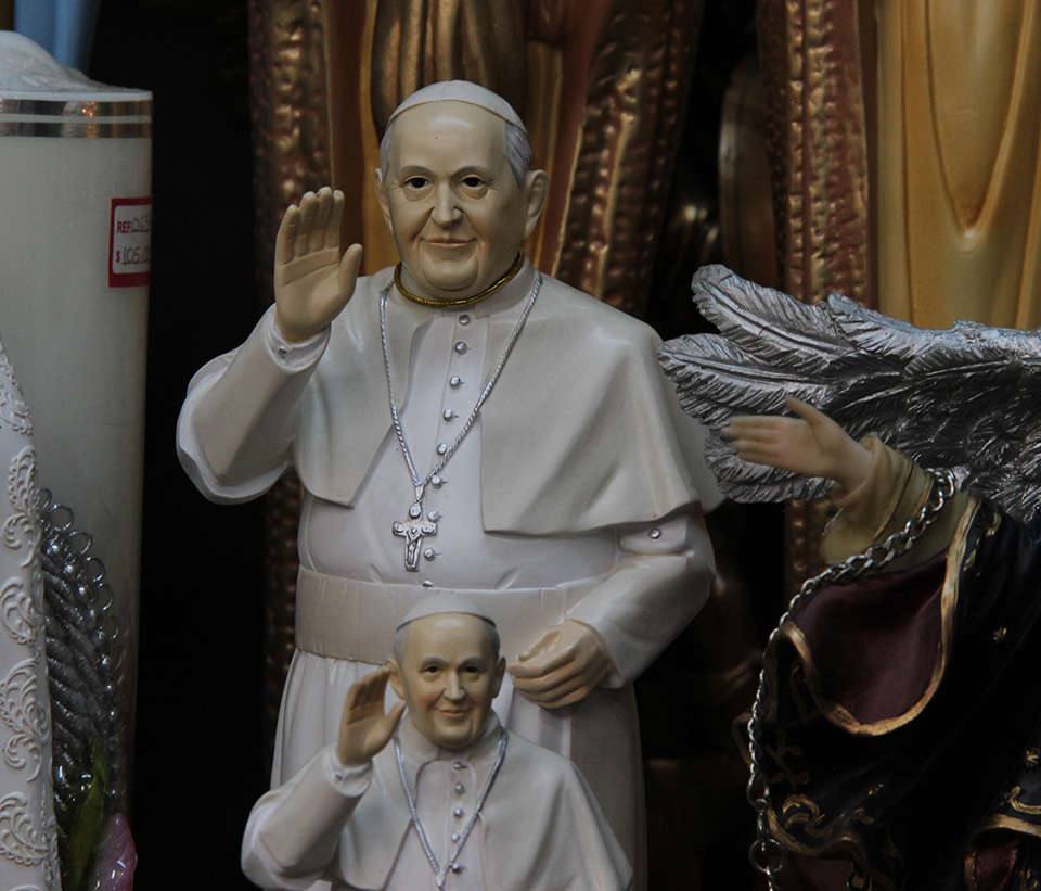 Comercio Papal, ¿solo para mayores?
