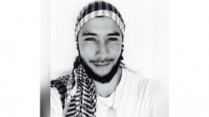 Dawud Ali Abdel Karim Ali-Jattab es su nombre completo, iraní de nacimiento|||