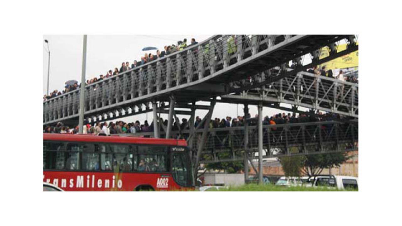 La estación Toberín de TransMilenio no da abasto para los usuarios del sistema.|||
