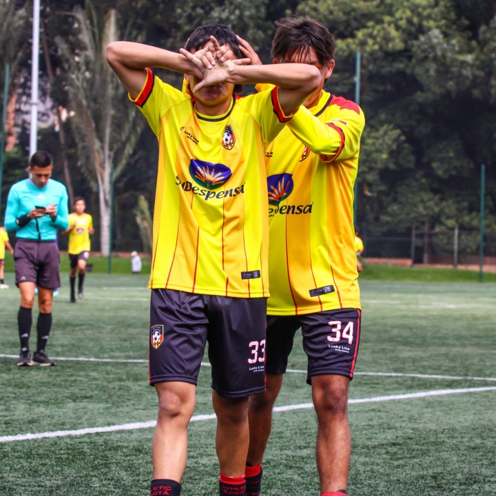 Celebración de Atlethic Bogotá durante el Torneo del Norte