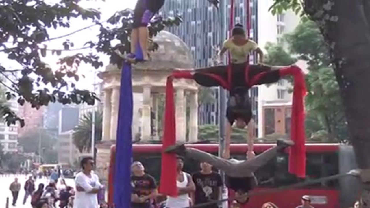 El arte circense alegra el centro