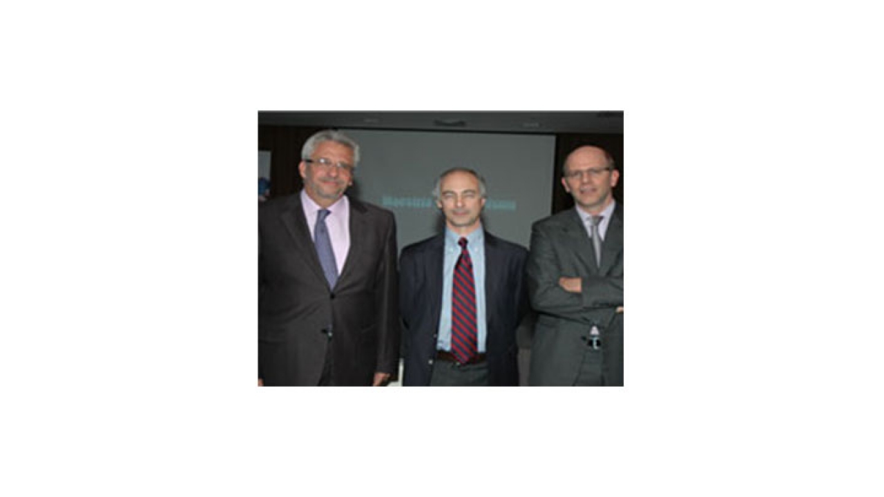 En el evento estuvo inaugural de la maestría de Periodismo estuvo presente el rector de la Universidad del Rosario, Hans Peter Knudsen Quevedo (izquierda de la foto)|||