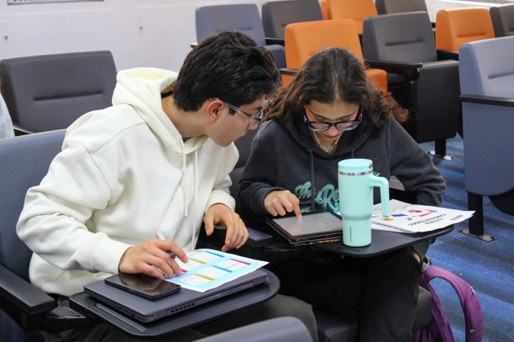 Durante el evento, se realizó una lotería para promover la página "Candidateados" en donde se pueden conocer los candidatos y sus propuestas para los consejos de juventud 2025