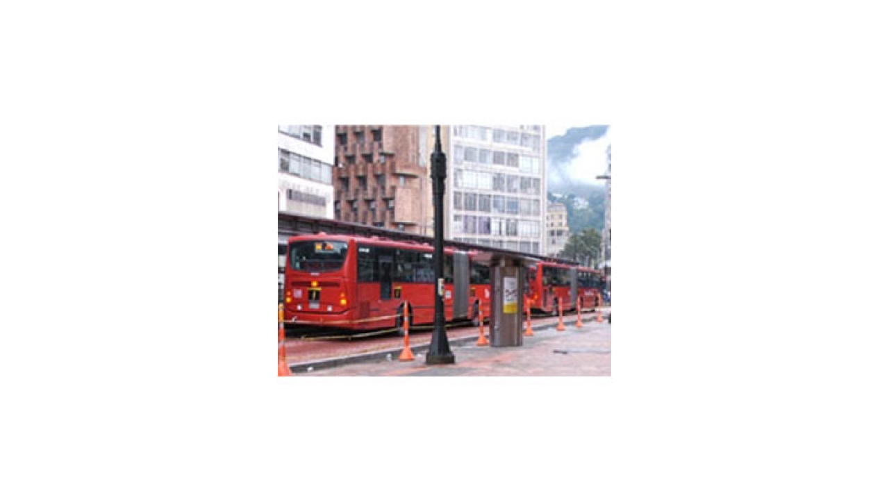 Reabren estaciones de Transmilenio en el Eje Ambiental