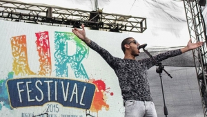En el #URFestival2015 Manuel Medrano botando toda la energía para los rosaristas!|||