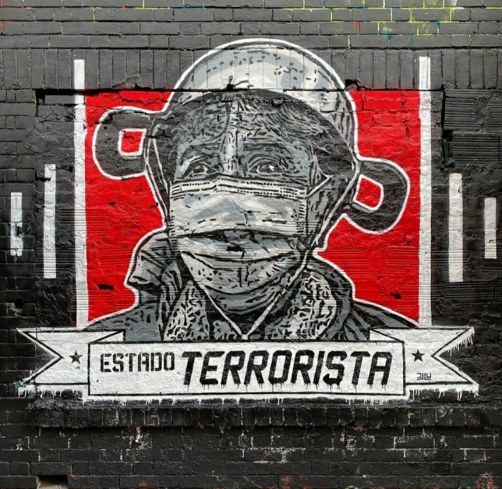 'Estado Terrorista' basado en fotografía tomada por @mauricioalvarado63 durante movilizaciones por paro nacional. Imagen tomada de Instagram