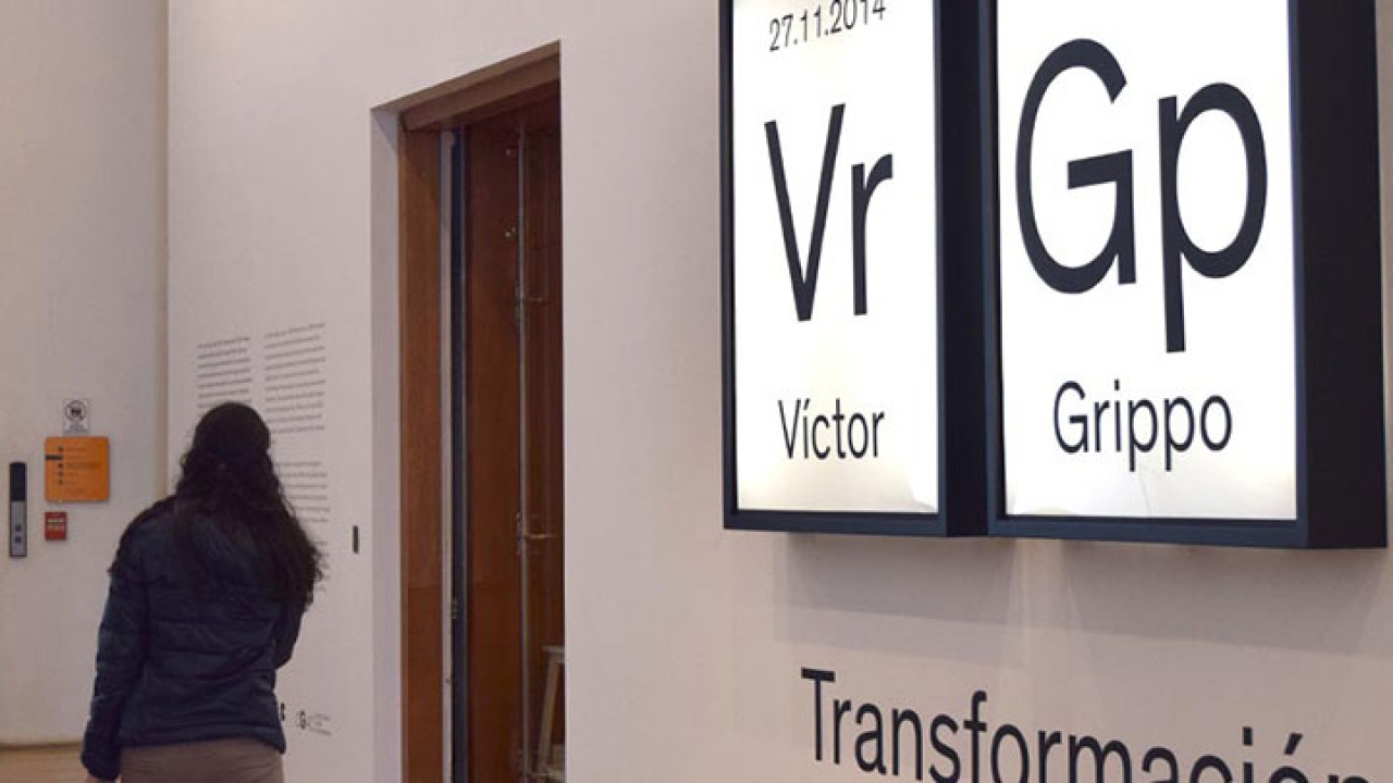 El evento abrió sus puertas al público el viernes 27 de febrero|Exposición Transformación de Víctor Grippo|Analogía I|"La papa dora la papa", la conciencia ilumina la conciencia.|Maqueta blanca|La comida del artista (Puerta amplia - mesa estrecha )|La comida del artista (Puerta amplia- Mesa estrecha)|Sala de exposición. "Transformación" por Víctor Grippo’|||