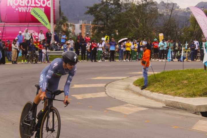 Ciclista sub-23 ante los ojos de los Zipaquireños