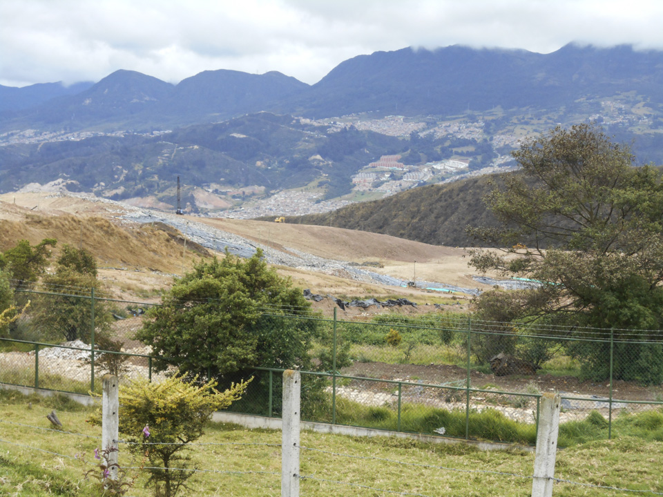 Doña Juana: hogar de lo inútil que es útil