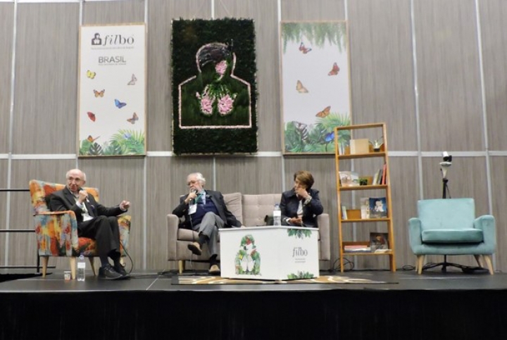 Foro "Diálogos con la ciencia" : IA y sus aplicaciones en el medio ambiente