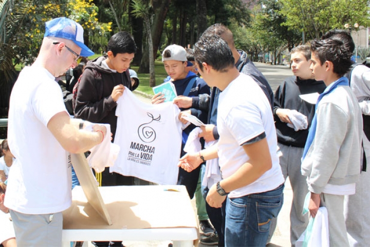 Se levantó con cuidado el 'stencil'