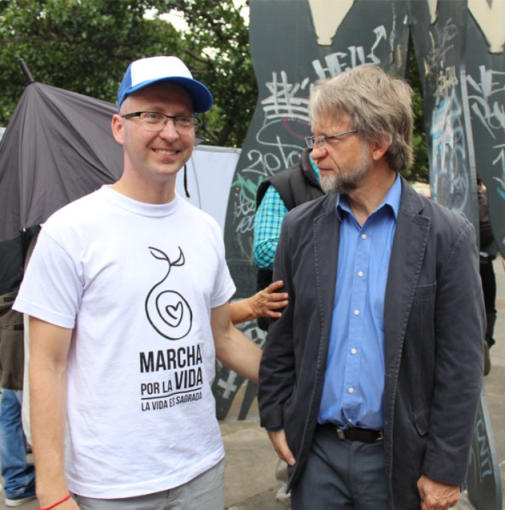 "En Europa lo adoran", dice Irmantas Skerys, un lituano que llegó hace un mes a Colombia para ayudar con la preparación de la marcha.