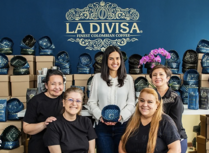 Silvana Gonzáles y sus ayudantes en La Divisa