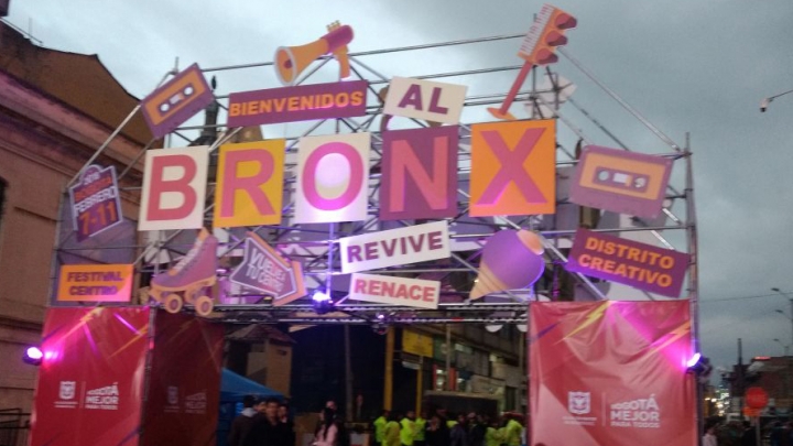 Fachada de la puerta a la calle conocida como 'La Milla', donde se celebró el Festival Centro. Crédito: Sebastián López