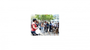 La marcha inició en el Parque Nacional, siguió por la Séptima y terminó en el Museo Nacional.|La Ley Príncipe ya cuenta con más de 10.000 mil firmas en Change.org, el portal de peticiones del mundo.|Los 'peludos' participaron en la movilización que se promovió en redes sociales.|Armando Isaza estaba acompañado de Príncipe cuando el enfrentamiento con Juan Sebastián Toro acabó con la vida de su mascota.|No al maltrato animal' y '#LeyPríncipe, #YosoyPríncipe y #siganmelospeludos' eran las consignas representativas de la marcha.|Teo (izq.), mascota cercana a la familia Isaza, fue el primero en llegar al Parque Nacional.|Con bombas de color blanco y negro, representación de sus manchas, se rindió homenaje a Príncipe.|Los mensajes de apoyó no se hicieron esperar.|Marina Isaza, dueña de Príncipe, compartió un momento con todas las mascotas que acompañaron su causa.|Al llegar al Museo Nacional. La primera movilización de las que se pretenden hacer en favor de la Ley Príncipe.|||