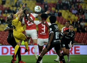 En los últimos cinco años, el balompié femenino colombiano ha sido un protagonista constante en torneos internacionales, en que tres equipos colombianos han disputado la final.|||