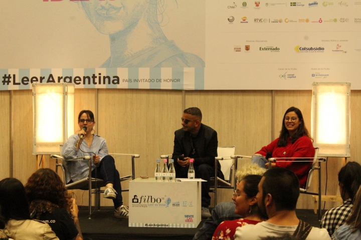 De izquierda a derecha: Dahiana Rodriquez, 'Kaiser' y Laura Ocampo. Crédito de la foto: Silvia Bayona