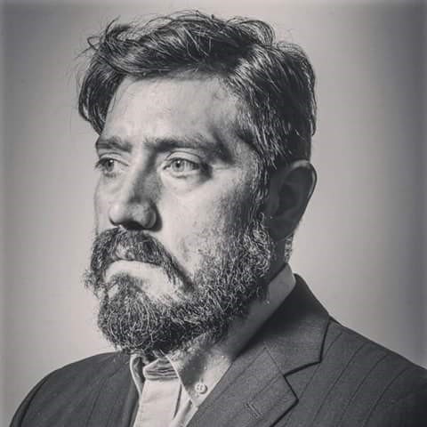 Mauricio Puentes: tras los reflectores y el telón